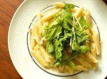 Insalata di pasta con noci e gorgonzola
